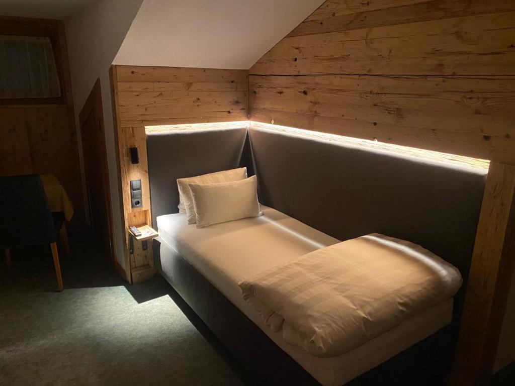 Fruehstueckspension Tuertscher Galtür Esterno foto